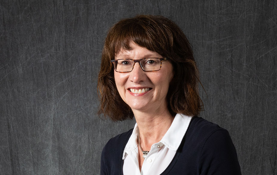 Dr. Elizabeth MacDougall